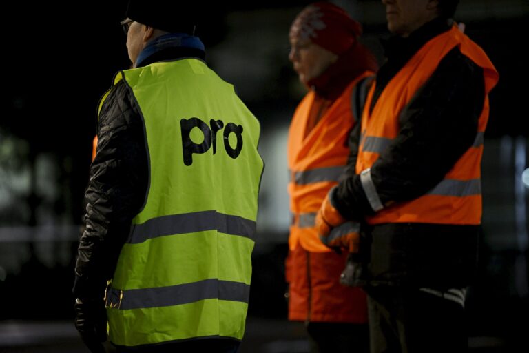 Lakot alkamassa teknologiateollisuudessa ja kemianteollisuudessa?