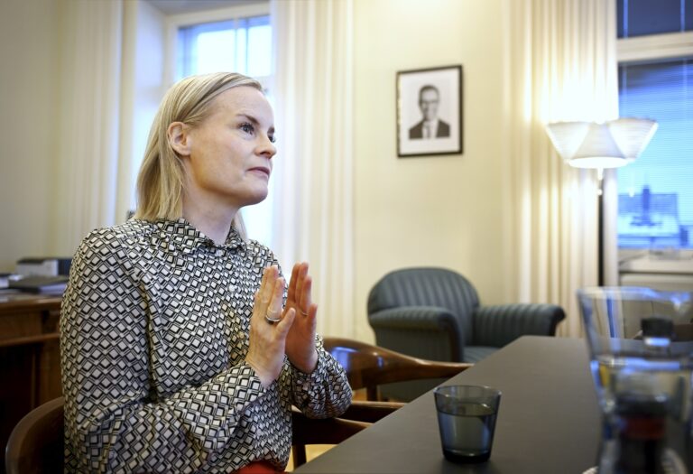 Perussuomalaisten puheenjohtaja, valtiovarainministeri Riikka Purra