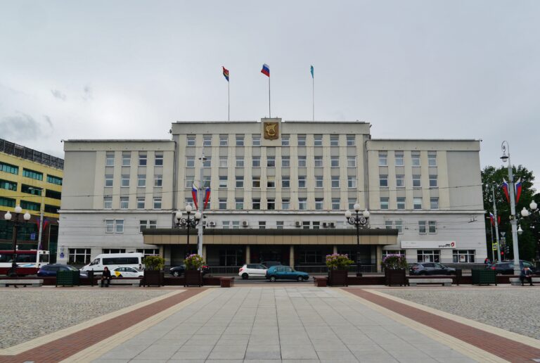 Kaliningrad_Potschad_Pobedy_Rathaus