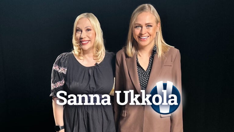 Sanna Ukkolan vieraana ulkoministeri Elina Valtonen. Kuva: Tuukka Ylönen