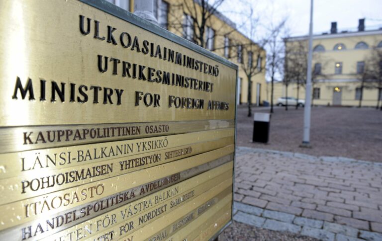 Ulkoministeriössä ongelmia
