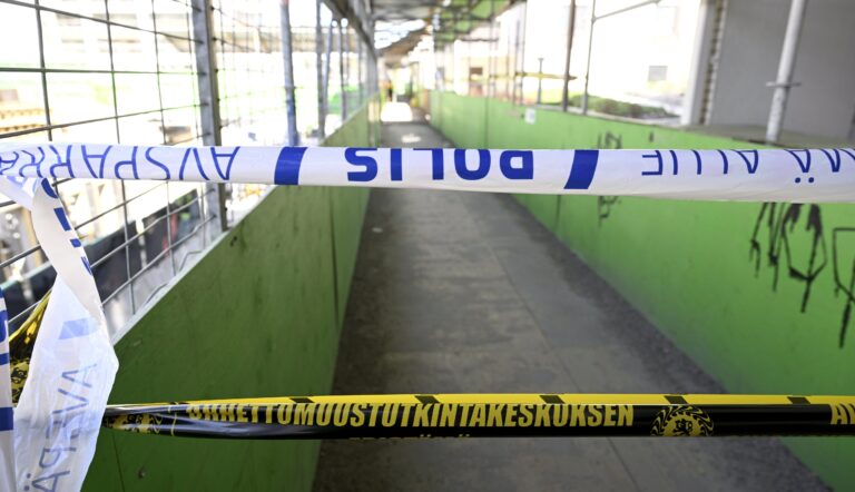 Kävelysillan romahtaminen Espoossa