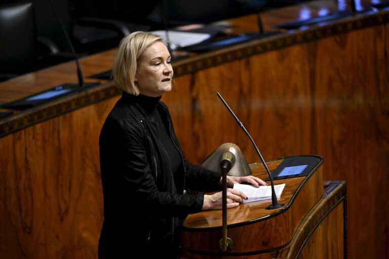 Eduskunnan täysistunto