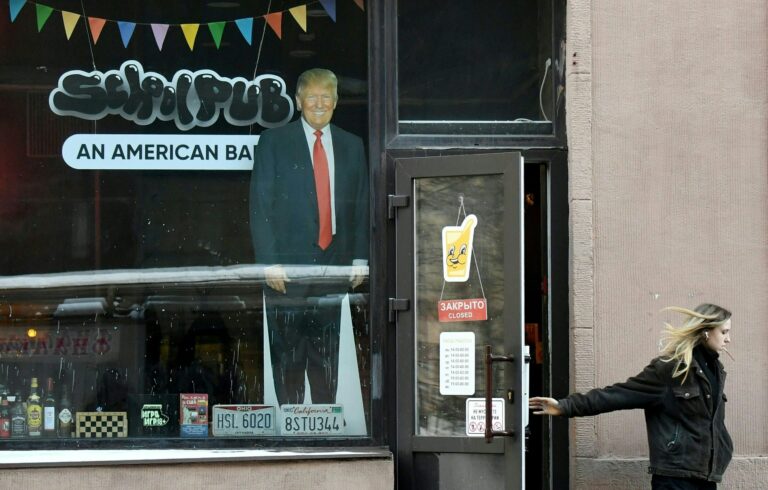 TOPSHOT - RUSSIA - US - LIFESTYLE