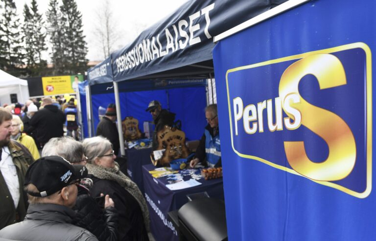 PS:n vaalimarkkinat Tikkurilassa