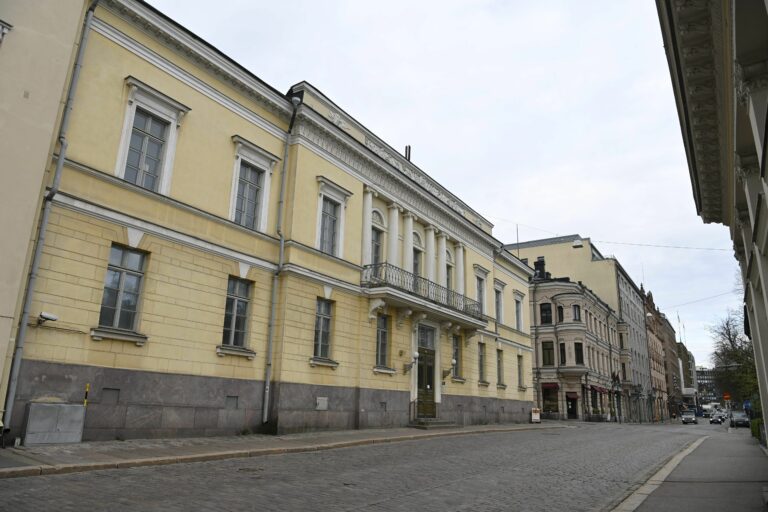 Smolna menossa remonttiin