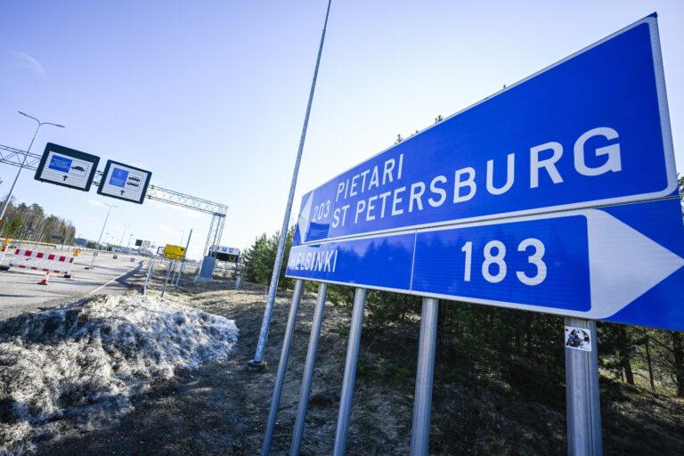 Suljettu Vaalimaan raja-asema