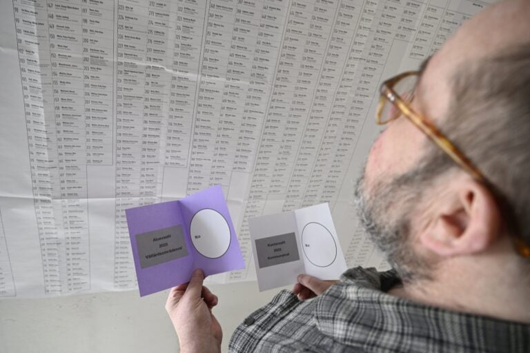 Alue- ja kuntavaalien ennakkoäänestys jatkuu kotimaassa