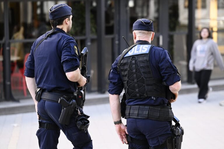 Poliiseja Tukholmassa