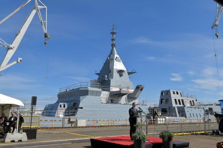 Laivue 2020 -hankkeen ensimmäinen sota-alus lasketaan vesille Raumalla