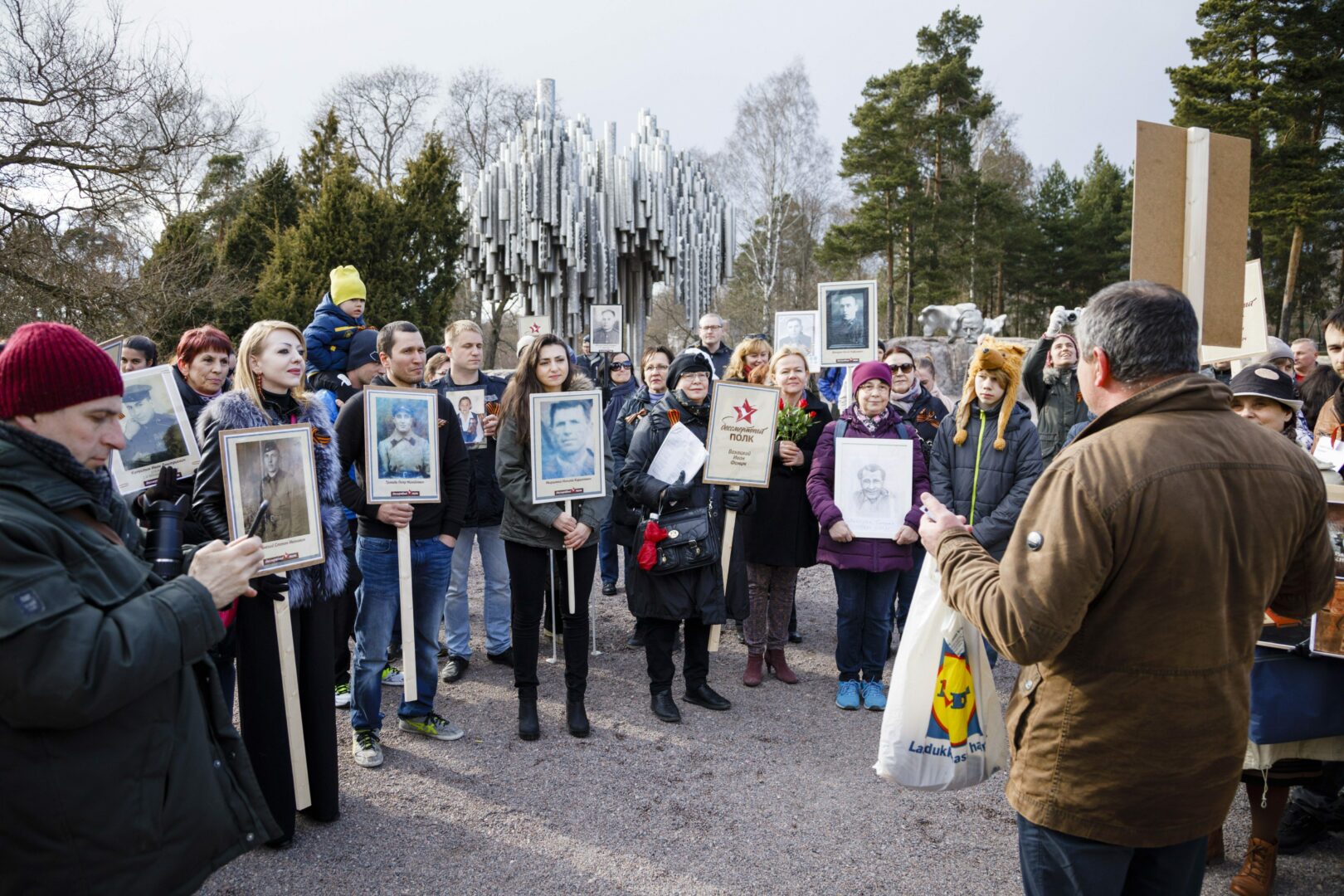 Ven l iset J rjest m ss Voittonsa Kunniaksi Suomessa Ainakin 30 