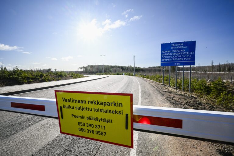 Suljettu Vaalimaan raja-asema