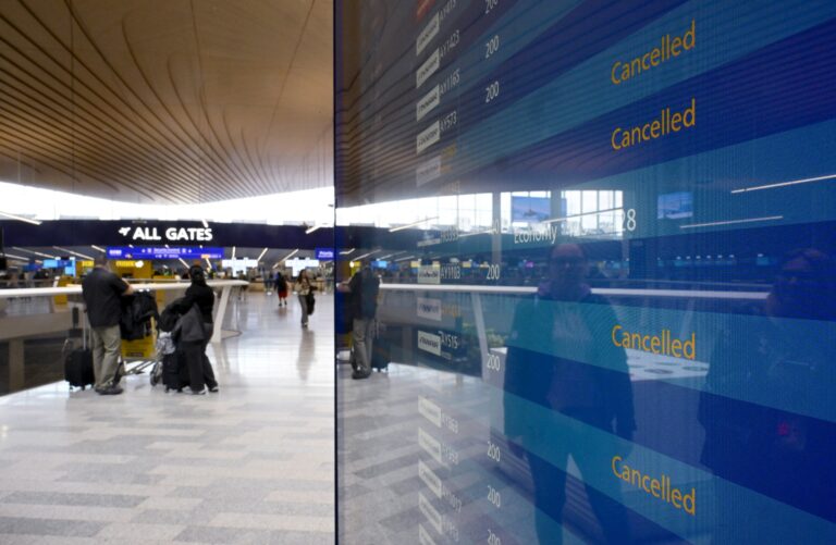 IAU on tänään lakossa, sillä lentoliikenteen palveluiden työriitaan ei syntynyt sopua