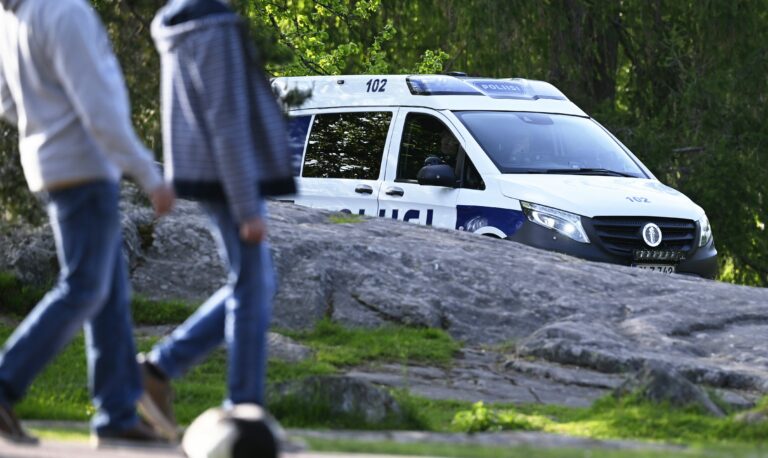 Koulujen päättäjäispäivä