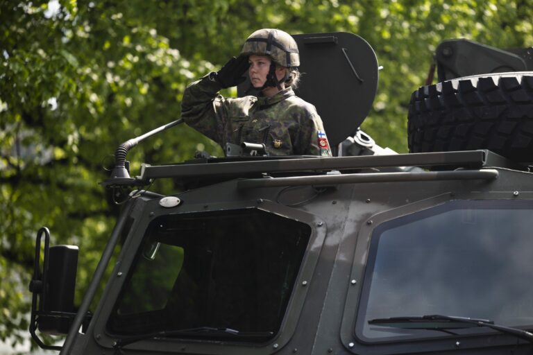 Puolustusvoimain lippujuhlan päivä