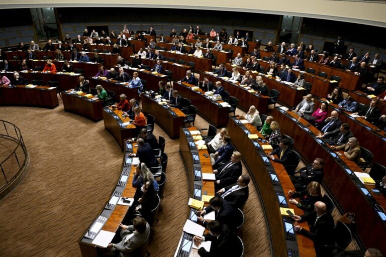 Eduskunnan täysistunto