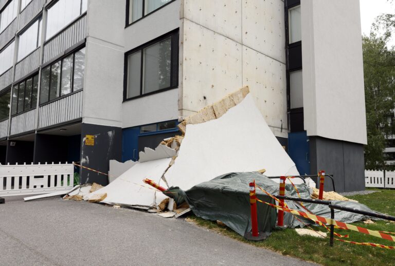 Kerrostalon romahtanut seinä