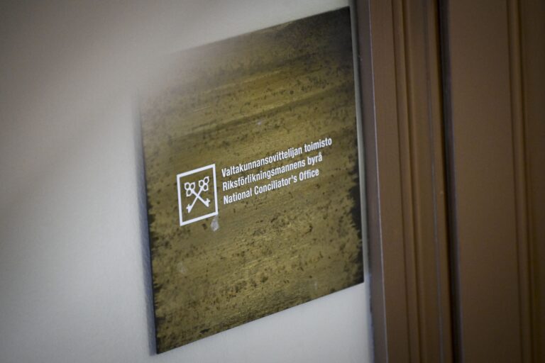 Ilmailualan Unioni ja Palta jatkavat sovittelua lentoliikenteen palveluja koskevassa työriidassa