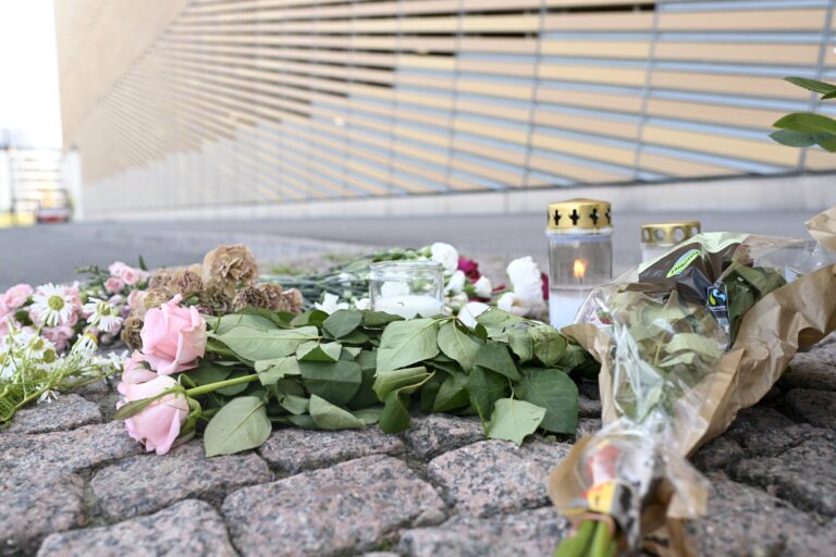 Kaksi teini-ikäistä putosi katolta Helsingissä