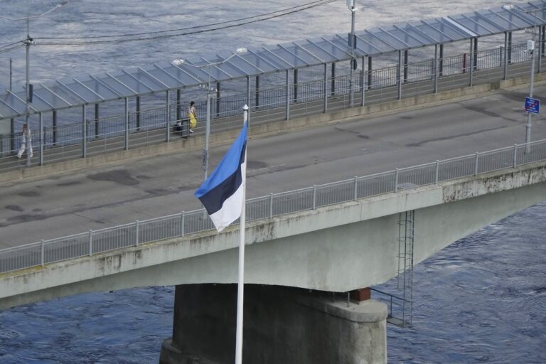 Viron ja Venäjän rajalla Narvassa