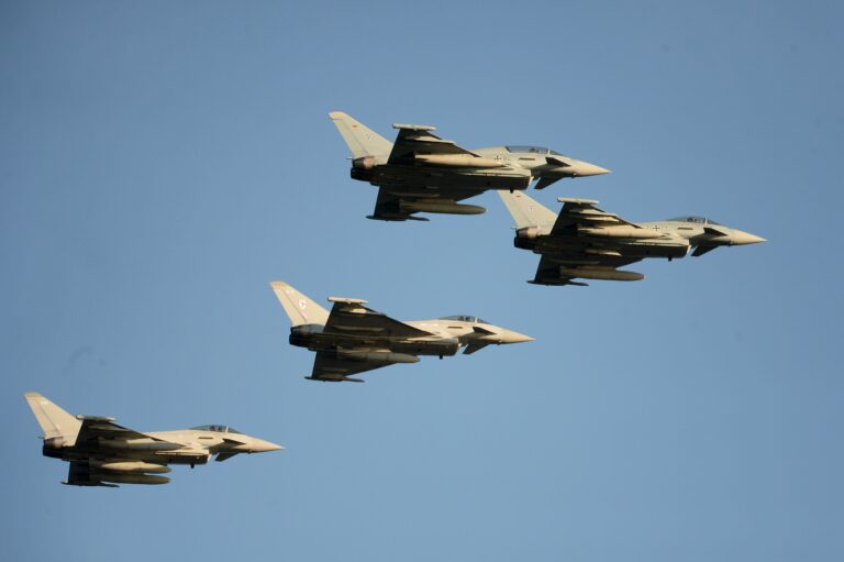 Kaivopuiston lentonäytös - Kaivari 21