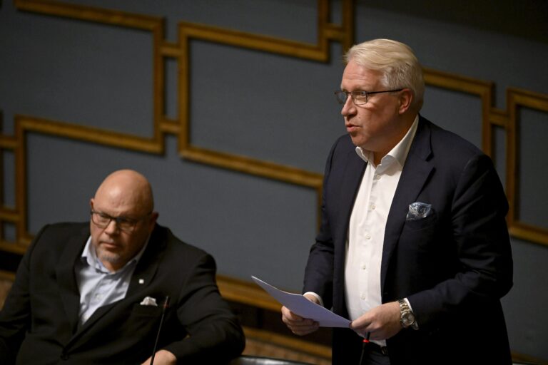 Eduskunnan täysistunto