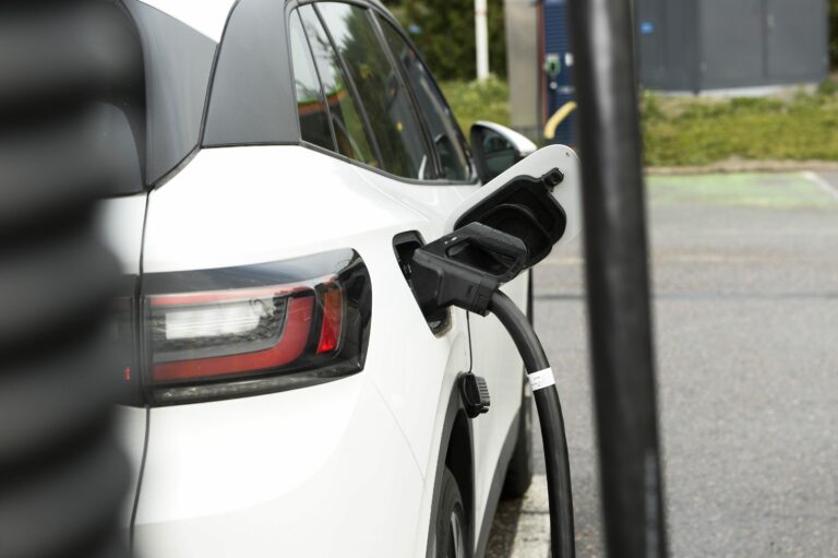 Sähköauton latauspiste