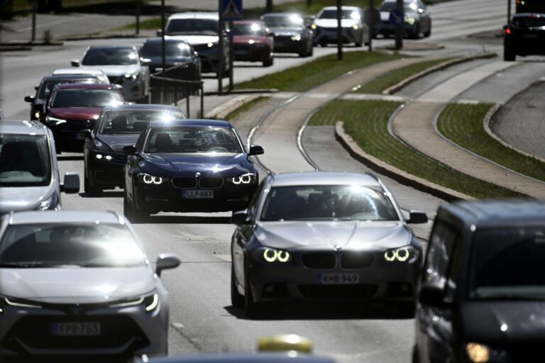 Juhannuksen menoliikenne