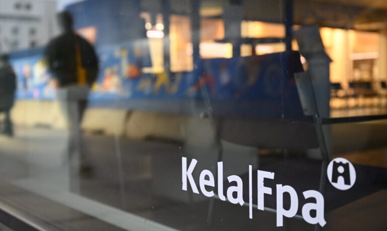 Miten kritisoitua Kela-korvausmallia muutetaan?