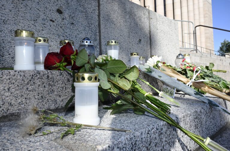 SDP:n ryhmähuone Peltosen poismenon jälkeen