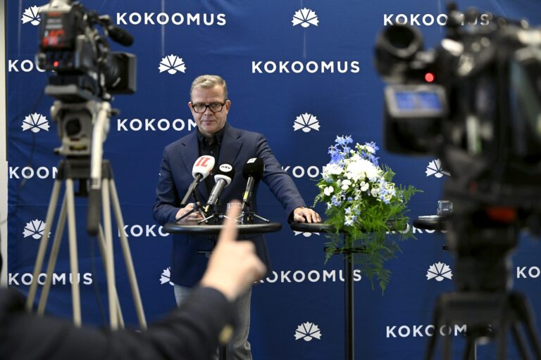 Kokoomuksen eduskuntaryhmän kesäkokous Kokkolassa ja Vaasassa jatkuu