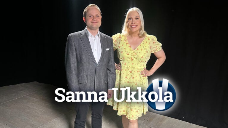 Sanna Ukkolan vieraana Evan viestintäpäällikkö Mikko Laakso. Kuva: Tuukka Ylönen