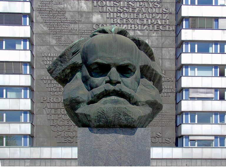 karl-marx-ensemble-1396080_1920