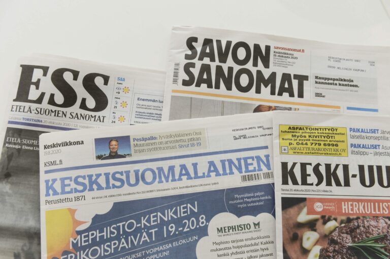 Sanoma- ja aikakausilehtiä kirjastossa