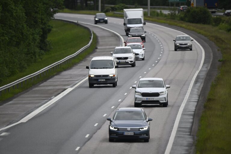 Juhannusliikenne käynnistyy tänään