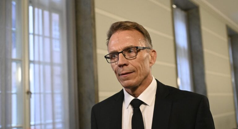 Hallituspuolueiden eduskuntaryhmien puheenjohtajat