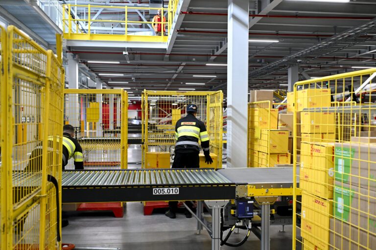 DHL Expressin logistiikkakeskus valmistuu syksyllä Helsinki-Vantaalle - mediatilaisuus