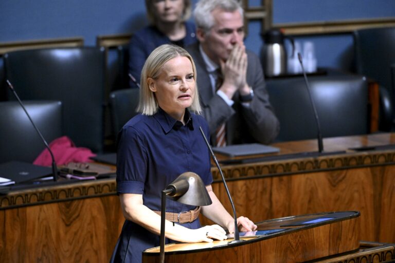 Täysistunto, lähetekeskustelussa valtion vuoden 2026 talousarvioesitys ja talousarvioesitykseen liittyvät budjettilakiesitykset