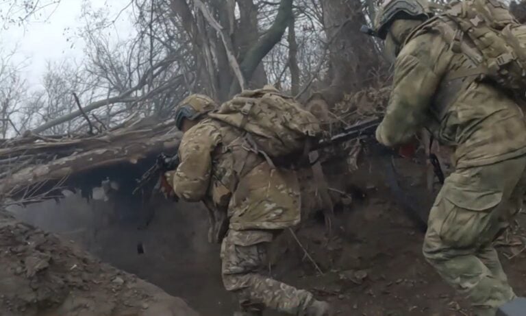 Venäjän sotilaita Ukrainan rintamalla. / Zvezda