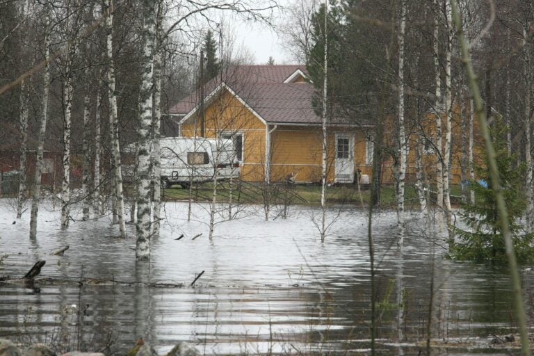 Asuintalot vaarassa kastua Pudasjärvellä