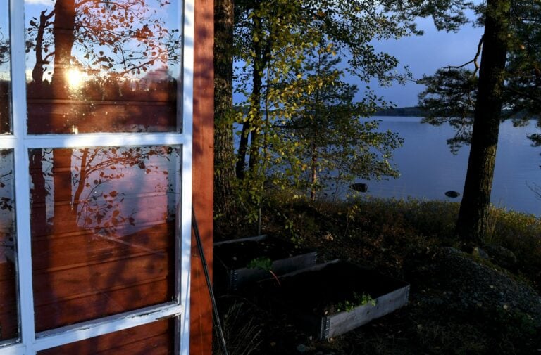 Kesämökki syksyllä