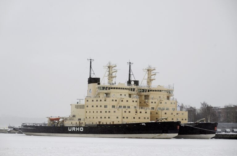 Jäänmurtajat Sisu ja Urho Katajanokalla