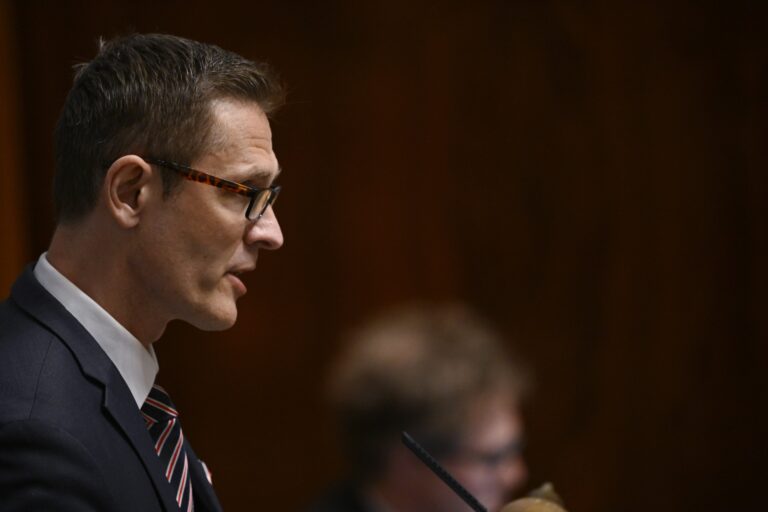 Eduskunnan täysistunto