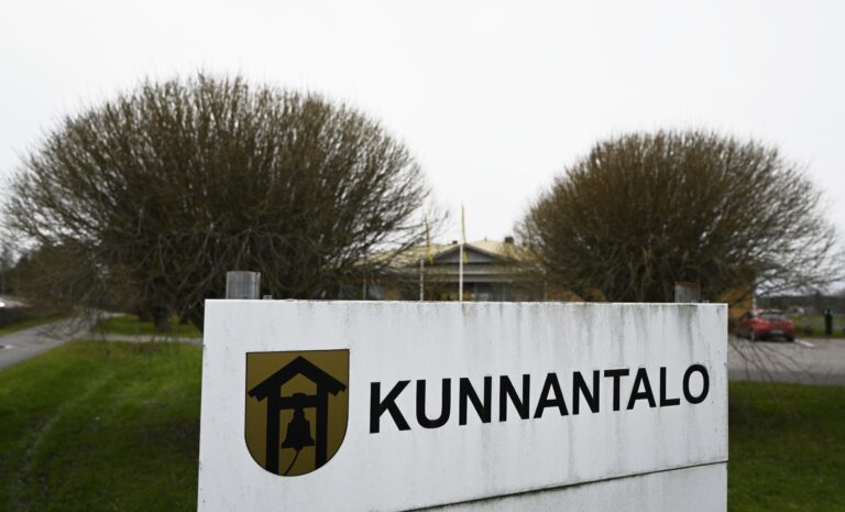 Pikkukunta salasi kunnanjohtajan lähdön taustat