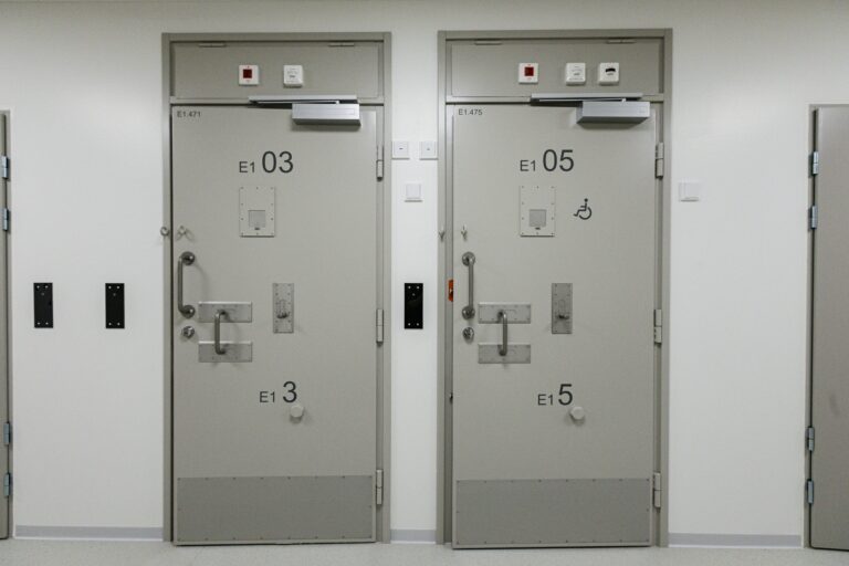 Rikosseuraamuslaitoksen tiedotustilaisuus ja Vaalan vankilan avajaiset