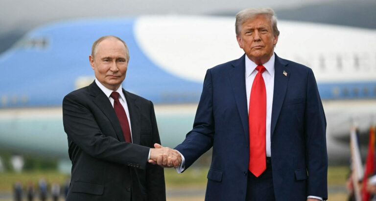 TOPSHOT - US - UKRAINE - RUSSIA - CONFLICT - SUMMIT - TRUMP - PUTIN