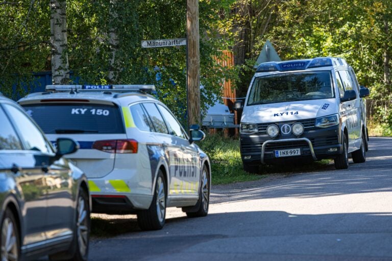 Poliisioperaatio Kouvolan Voikkaalla