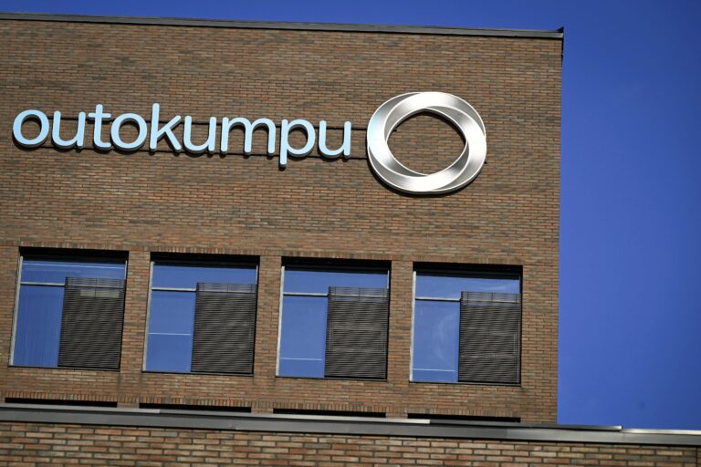 Outokumpu suunnittelee vähentävänsä työntekijöitä - voivat vaikuttaa 450 työntekijään eri maissa