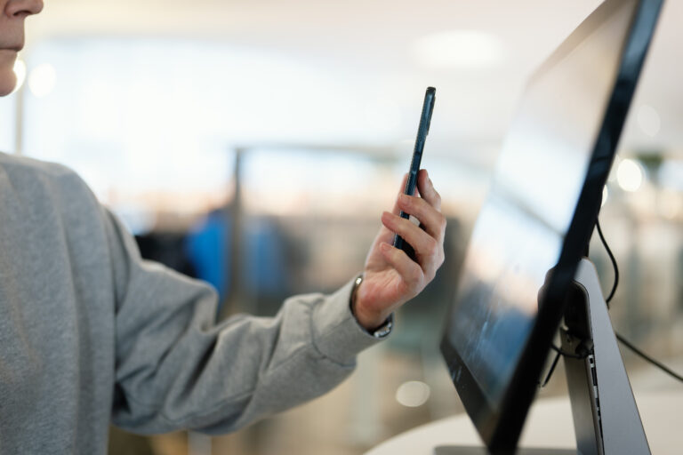 9ee8c8c1-5206-49d6-9a0d-24124652ad87