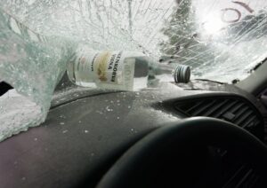 Liikenneturvan mukaan rattiin voi mennä vain vesiselvänä. LEHTIKUVA / PEKKA SAKKI